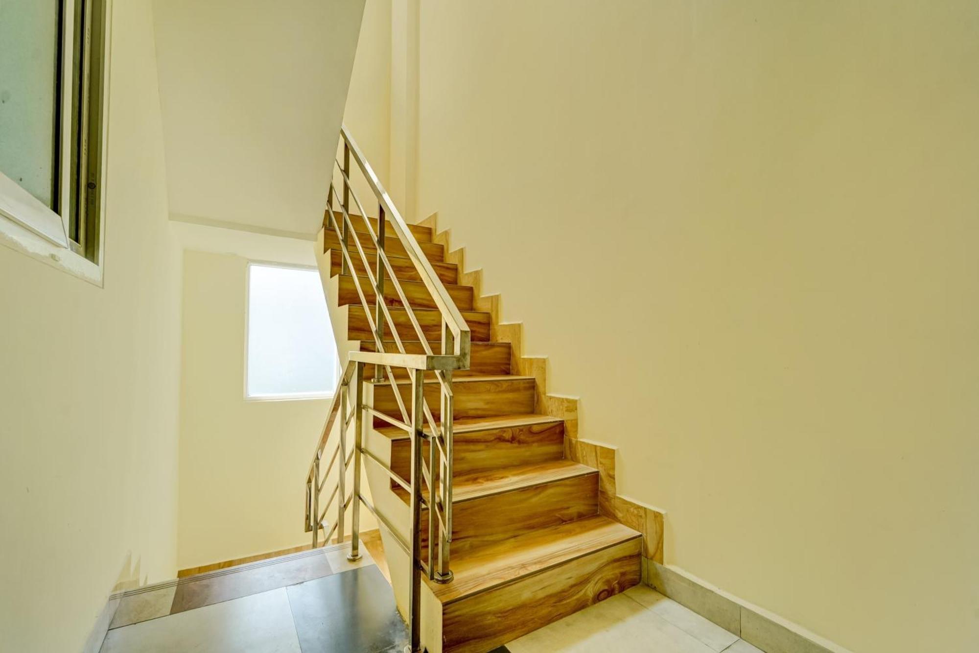 Super Hotel O Mm Home Stays Irugur Exterior photo