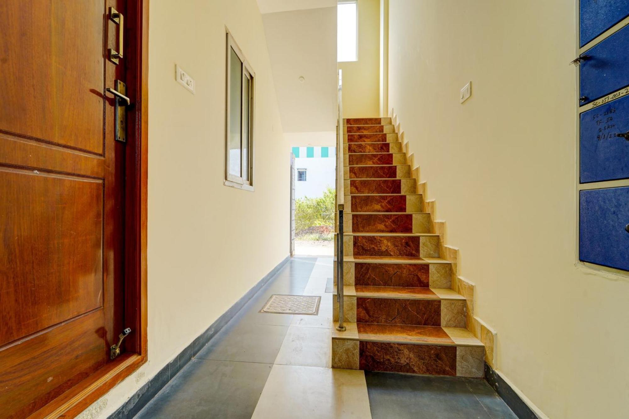 Super Hotel O Mm Home Stays Irugur Exterior photo