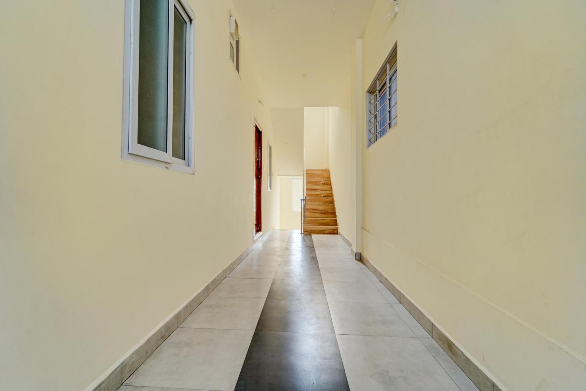 Super Hotel O Mm Home Stays Irugur Exterior photo